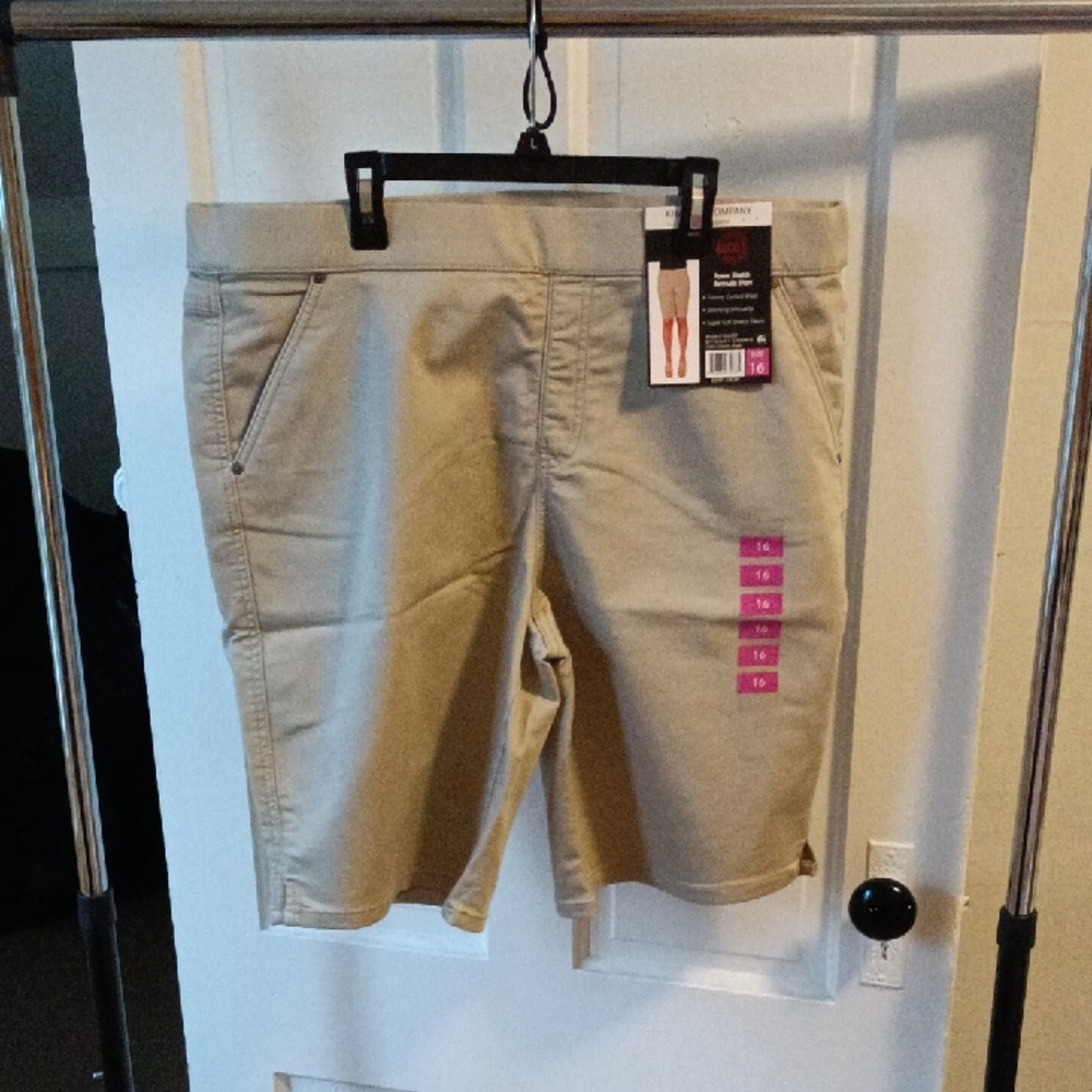 Classic Tan Women's Bermuda Shorts